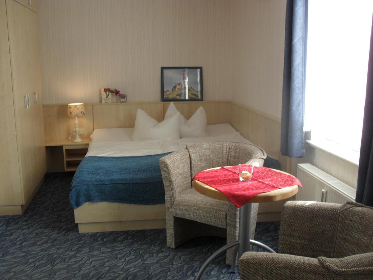 Hotel-Pension Zur Mole วีคเอาฟ์รือเกน ภายนอก รูปภาพ