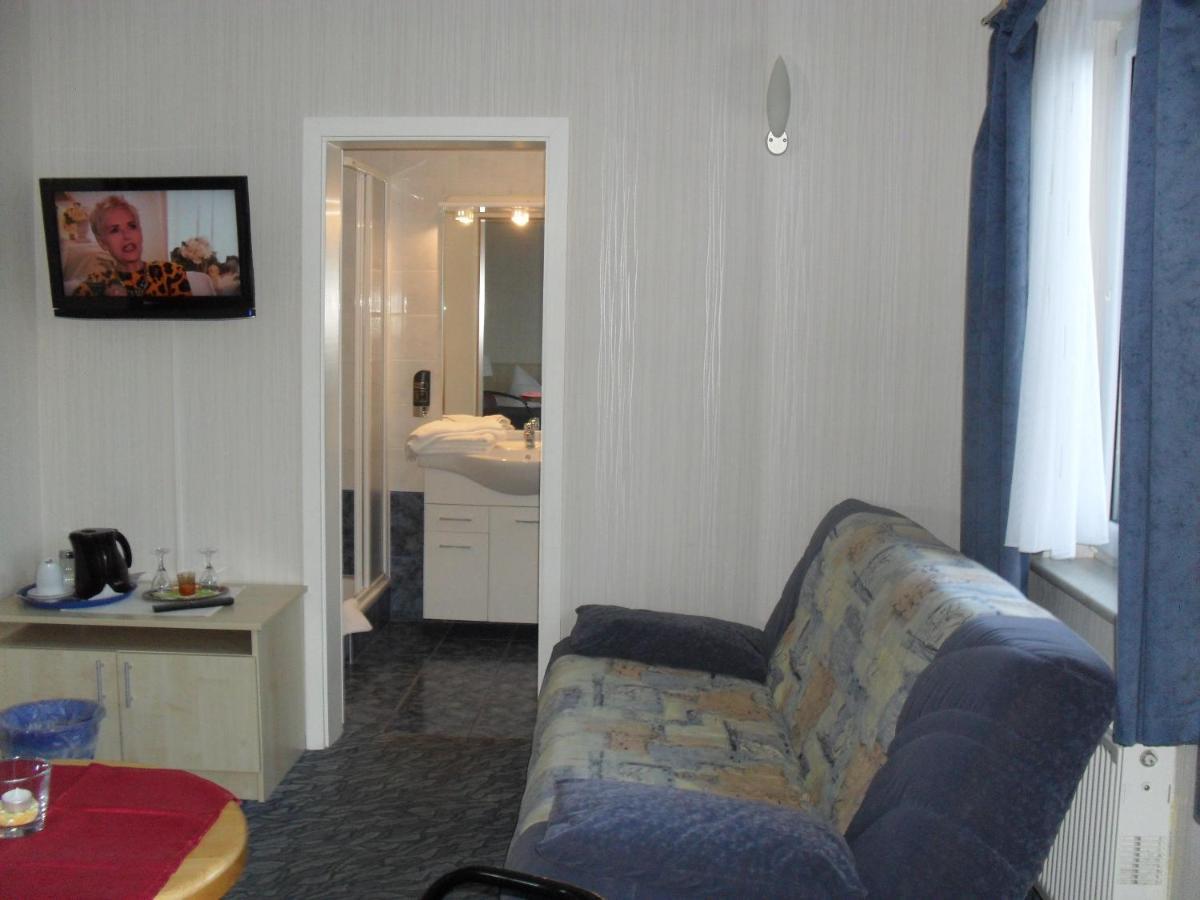Hotel-Pension Zur Mole วีคเอาฟ์รือเกน ภายนอก รูปภาพ